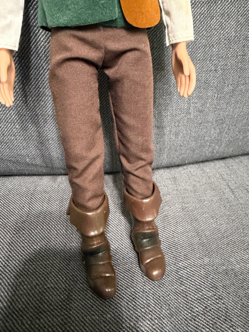 Disney Flynn Rider Doll - Green Vest, Brown Hair - Picture 3 of 3
